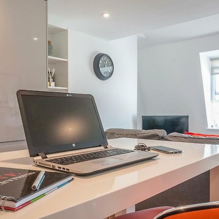 شقة Pure B - Exceptional Views Of Tamar & Royal William Yard With Free Parking & Wifi بلايموث المظهر الخارجي الصورة