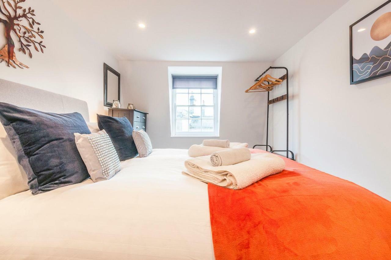 شقة Pure B - Exceptional Views Of Tamar & Royal William Yard With Free Parking & Wifi بلايموث المظهر الخارجي الصورة