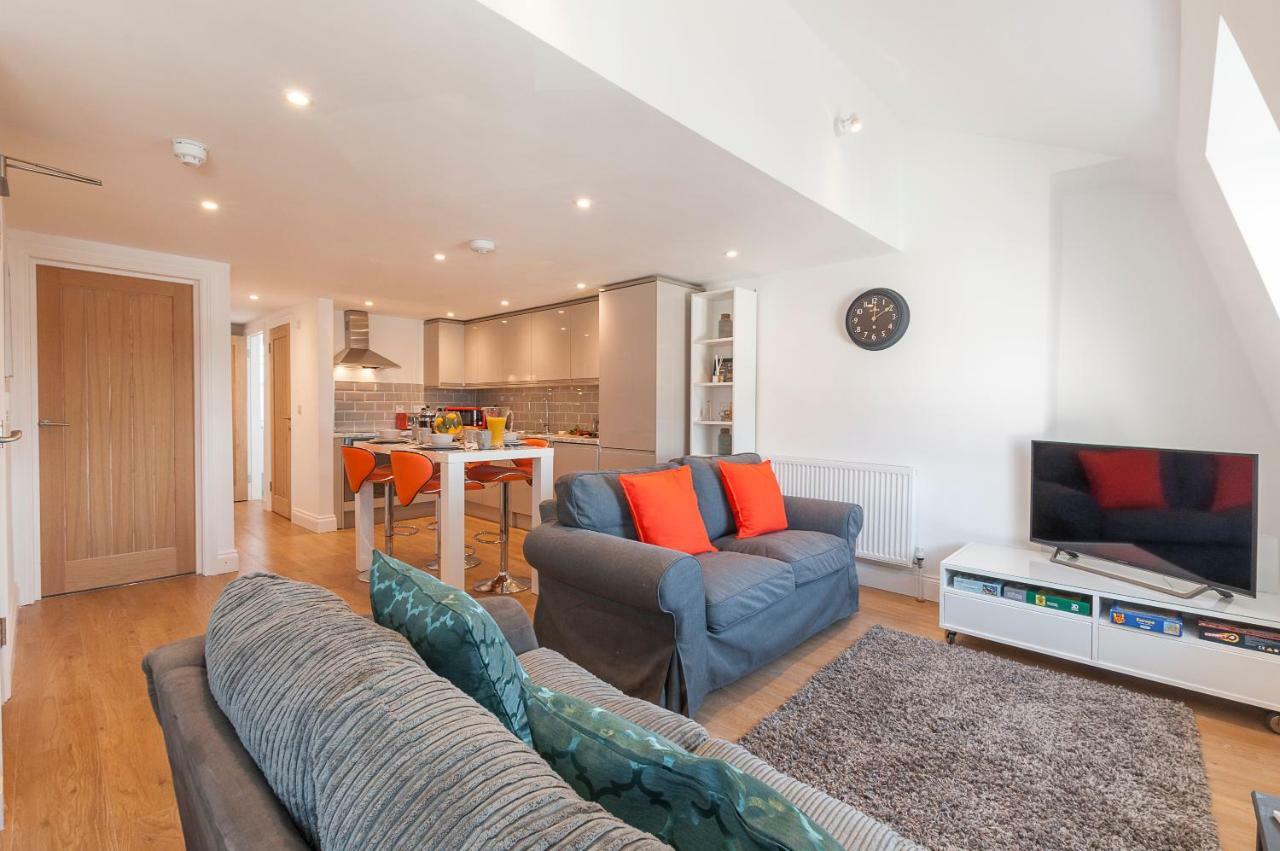 شقة Pure B - Exceptional Views Of Tamar & Royal William Yard With Free Parking & Wifi بلايموث المظهر الخارجي الصورة