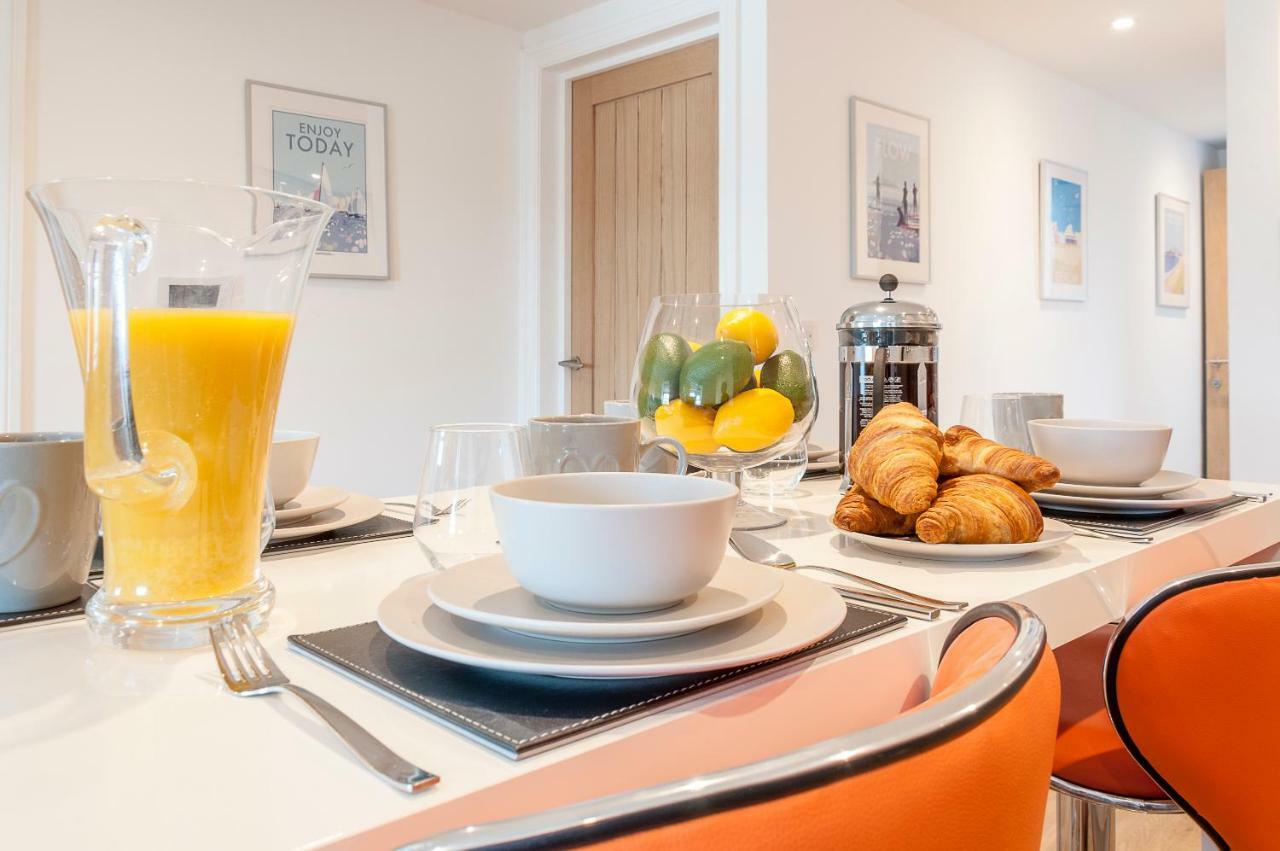 شقة Pure B - Exceptional Views Of Tamar & Royal William Yard With Free Parking & Wifi بلايموث المظهر الخارجي الصورة