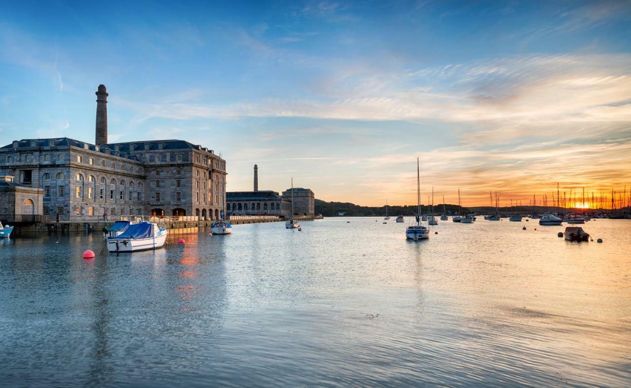 شقة Pure B - Exceptional Views Of Tamar & Royal William Yard With Free Parking & Wifi بلايموث المظهر الخارجي الصورة